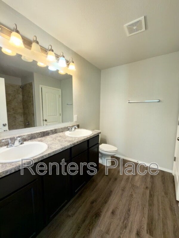 Building Photo - 6018 E 147th St S