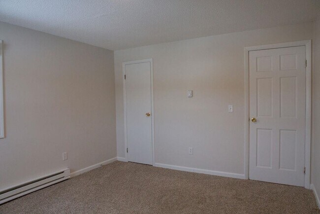 Building Photo - 180 N Main St