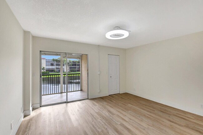 Building Photo - 14360 Strathmore Ln