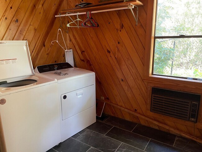 Building Photo - College Station - Lake Front Property - 3 bedroom / 1.5 bath - 2 story Home