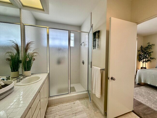 Building Photo - 57600 Interlachen