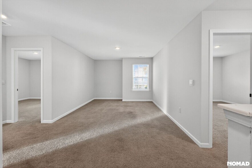 Building Photo - 504 Crux Rd