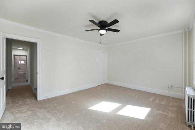 Building Photo - 309 W Elm St