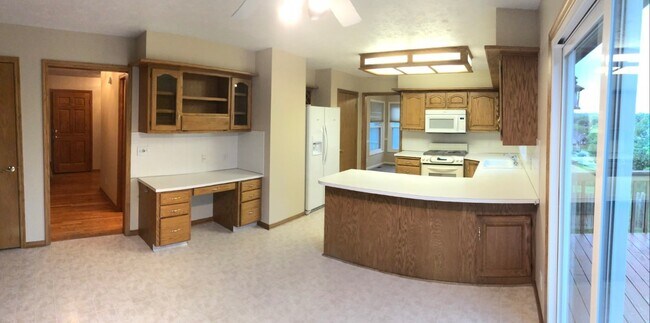Building Photo - Bellevue Home for Rent
