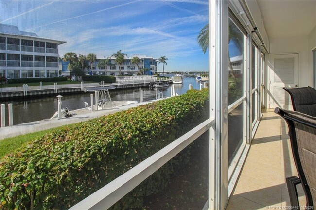 Building Photo - 1858 SW Palm City Rd