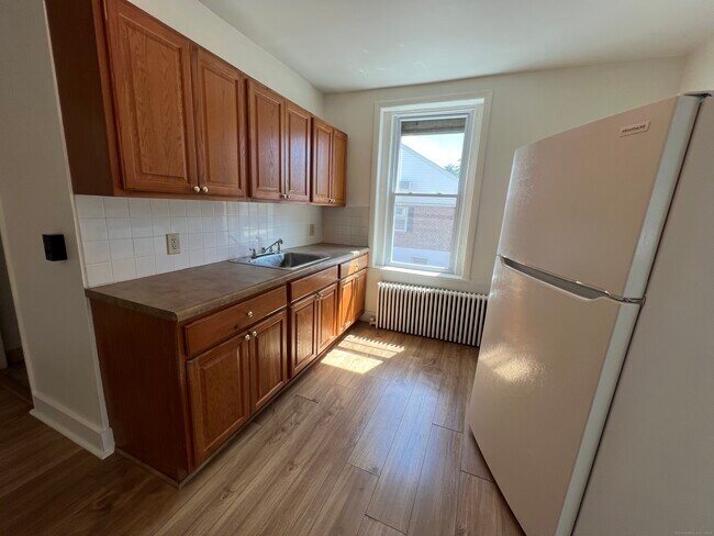 Building Photo - 663 Naugatuck Ave