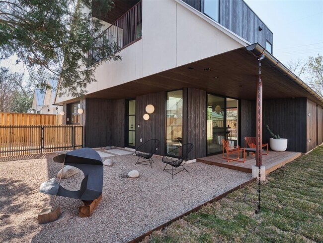 Building Photo - 1000 Gullett St