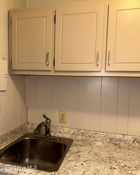 Building Photo - 7 Foxfire Blvd