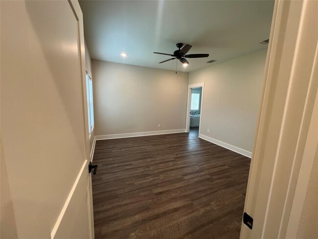 Building Photo - 412 Carneros Dr