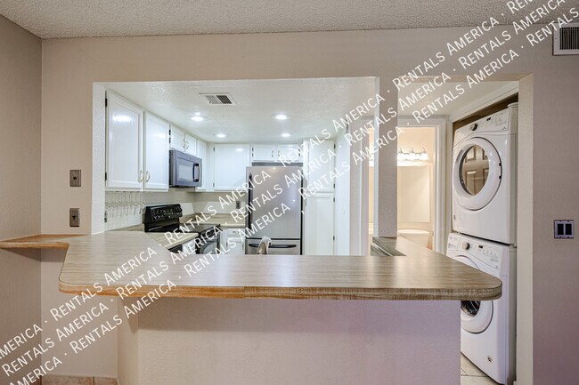 Building Photo - Check out this beautiful 2-bedroom, 2.5 ba...