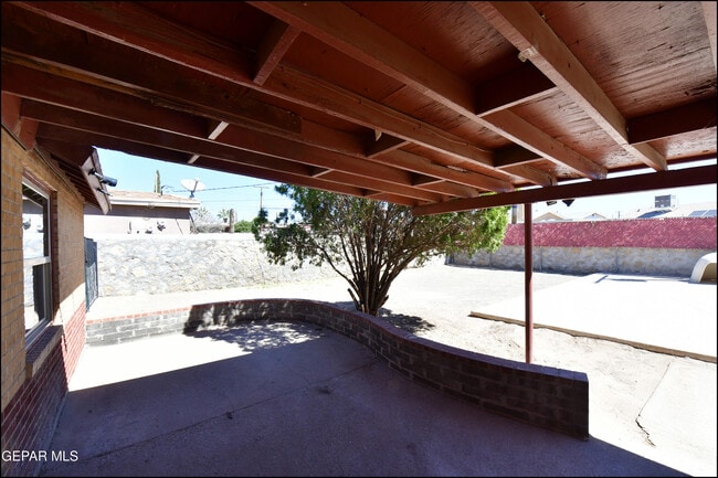 Building Photo - 908 Bolivia St