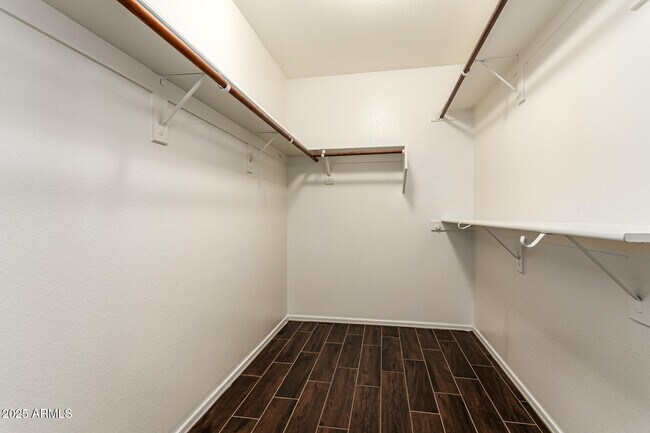 Building Photo - 1825 E Arabian Dr