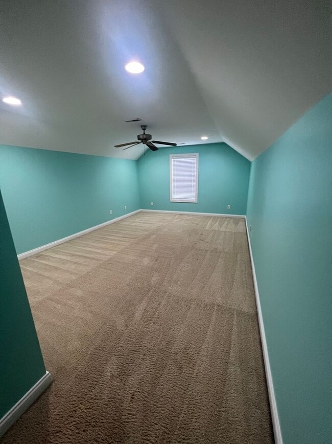 Building Photo - 4 Bedroom, 3 Bath House *Inground Pool*