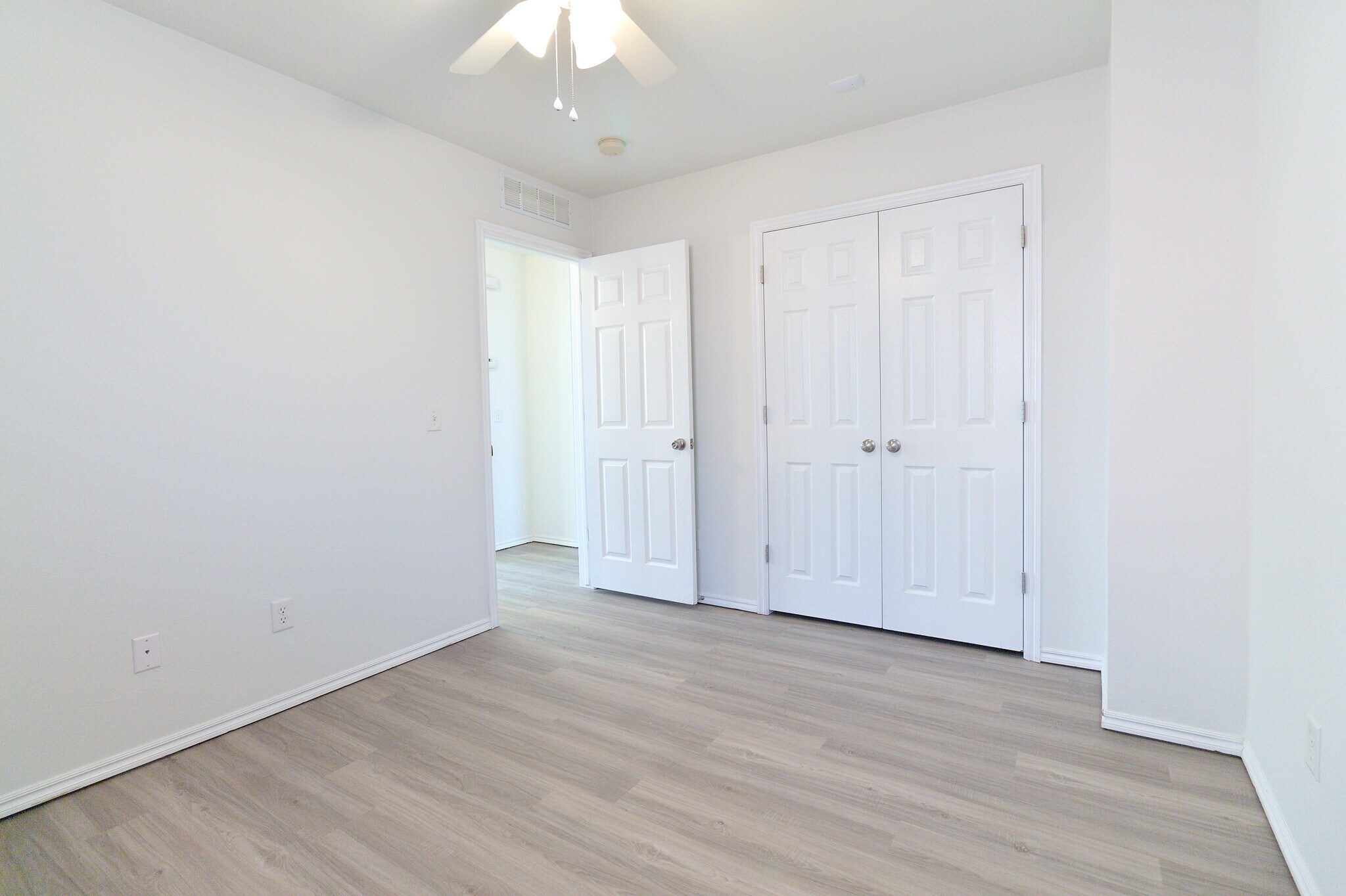 Building Photo - 2417 Arbor Dr