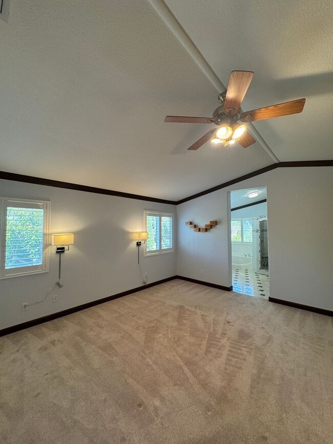 Building Photo - 1762 River Oaks Cir