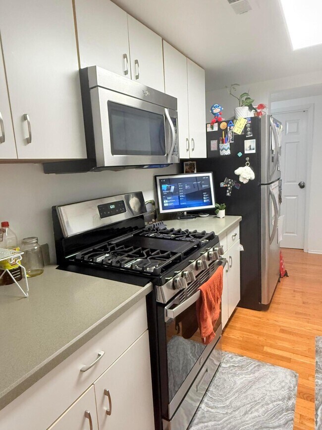 Building Photo - 115 Corbins Mill Dr