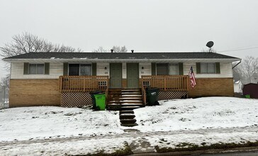 Building Photo - Two bedroom duplex