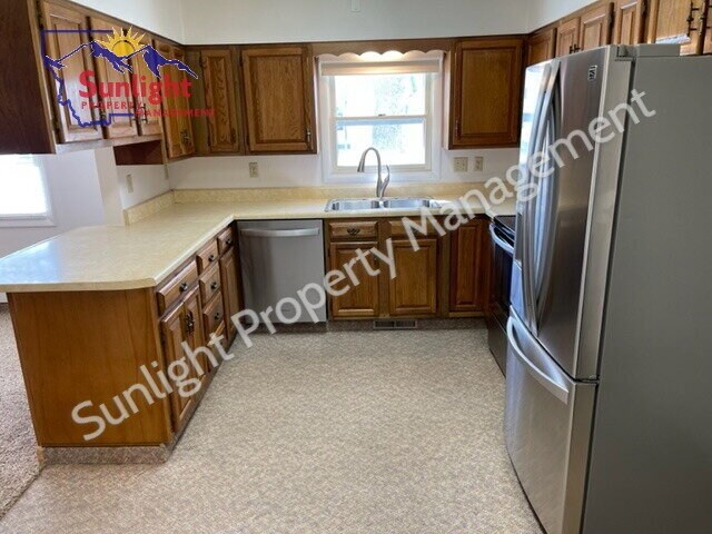 Building Photo - "Charming 2-Bed, 2-Bath Retreat in Laurel, MT – Your Perfect 1148 Sq Ft Haven on 5th Ave Awaits!"