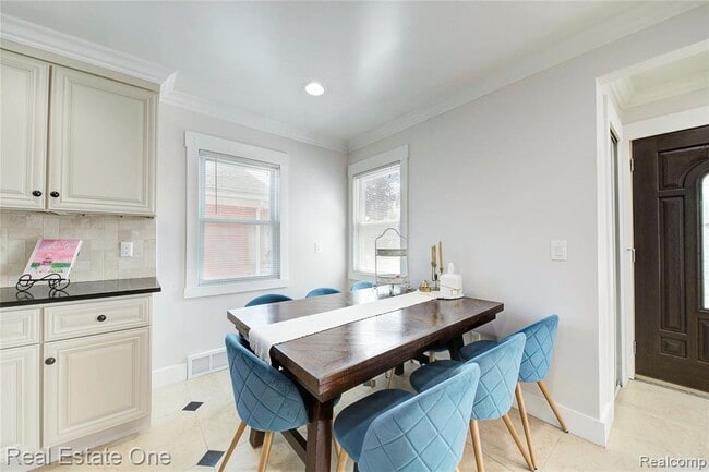 Building Photo - 8126 Dale St