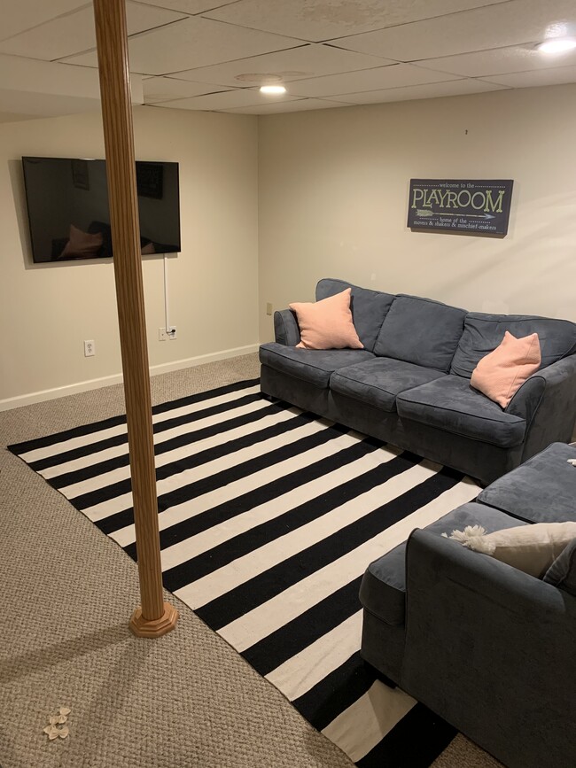 Building Photo - 10304 Snowpine Way