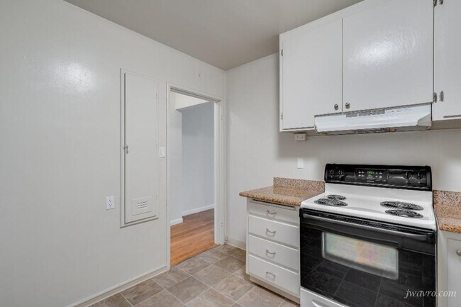 Building Photo - 1930 Franklin St