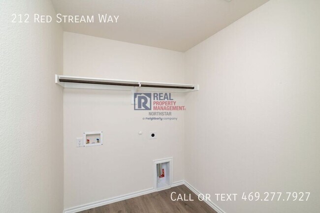 Building Photo - 212 Red Strm Wy