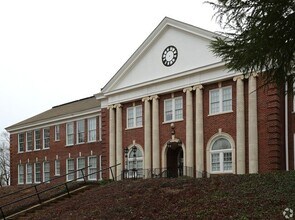 Building Photo - College Hill West Point Apts