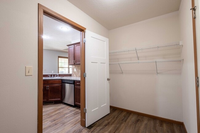 Building Photo - 3 BED, 2 BATH, 2 CAR GARAGE DUPLEX - Avail...