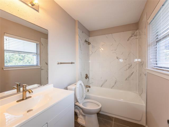 Building Photo - 1932 Mars Dr