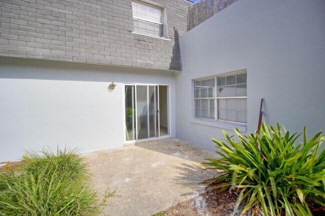 Building Photo - 1300 E Muriel St