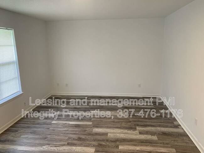 Building Photo - 105 Meaux Blvd Apt 9
