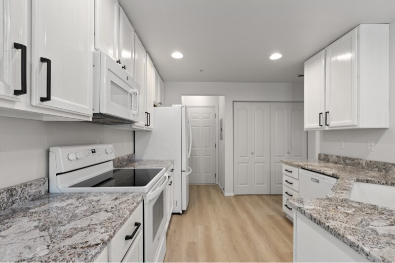 Building Photo - 4802 Nassau Ave NE