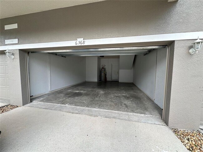 Building Photo - 6568 S Goldenrod Rd
