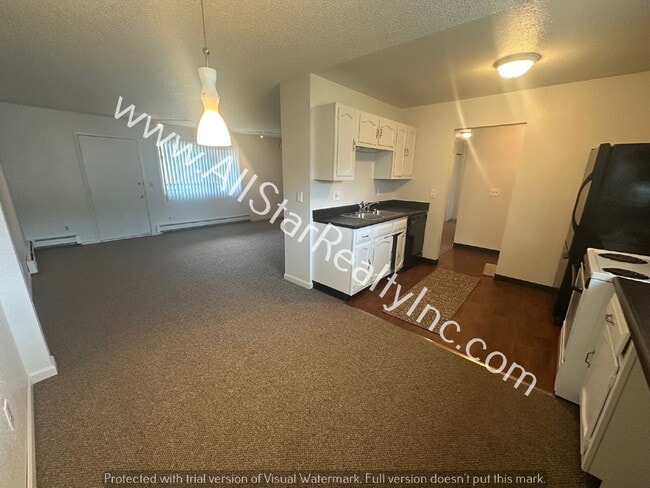 Primary Photo - 8110 E 16th Ave
