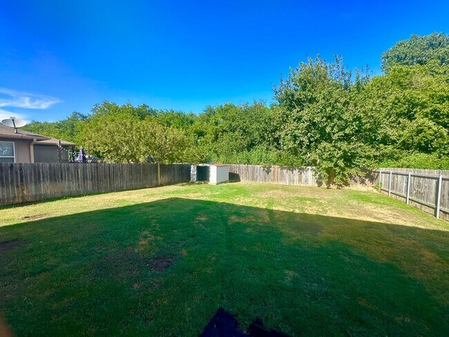 Building Photo - 4 BED 3 BATH IN ROUND ROCK TX