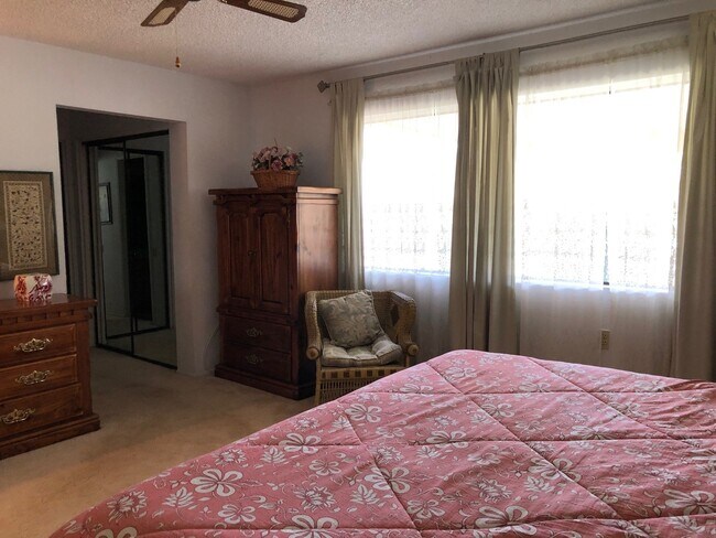 Building Photo - Lovely Home in 45+ Active Adult Community of Leisure World Available May through October 2026!