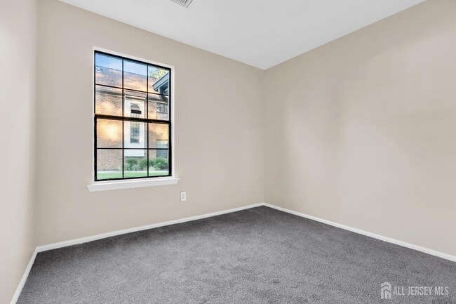 Building Photo - 2101 Bayhead Dr