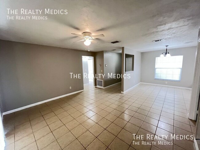 Building Photo - 13775 SE 41st Ct