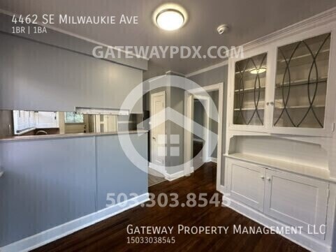 Building Photo - 4462 SE Milwaukie Ave