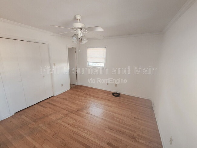 Building Photo - 52 Blake Dr