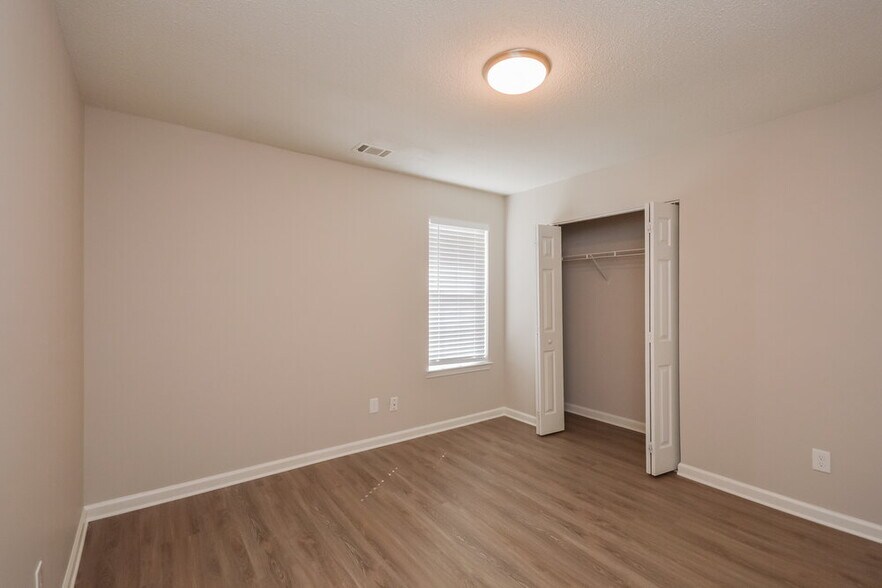 Building Photo - 4886 Buchli Ln