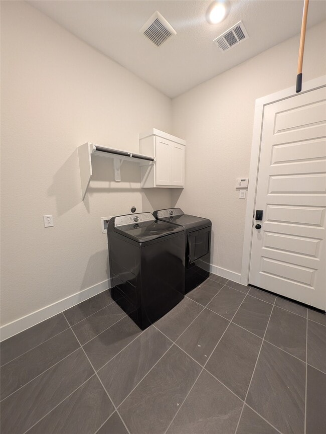 Building Photo - 13826 Arroyo Grande Dr