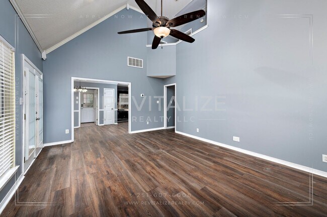 Building Photo - Creole Style 3 Bed 2.5 Bath Home on Oversized Lot