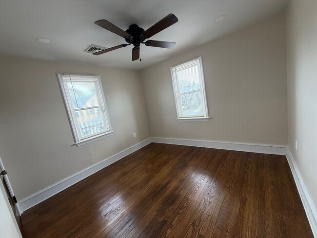 Building Photo - 3839 W Germantown Pike