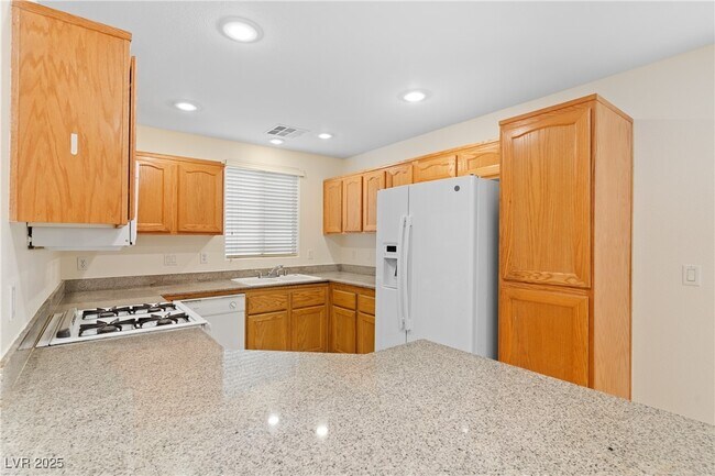 Building Photo - 7268 Vinca Rd