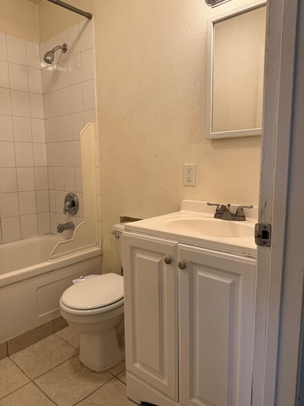 Building Photo - 9008 N Mohawk Ave