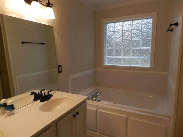 Building Photo - 1047 Pk Vw Dr