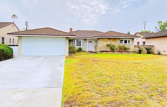 Primary Photo - 224 Cabrillo Rd