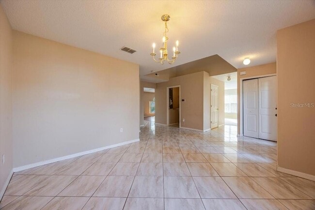 Building Photo - 163 Jocelyn Dr