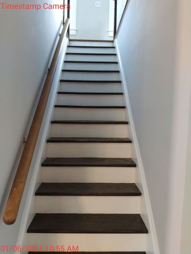 Building Photo - 2025-2026 9 bedroom / 4.5 baths  School Ye...